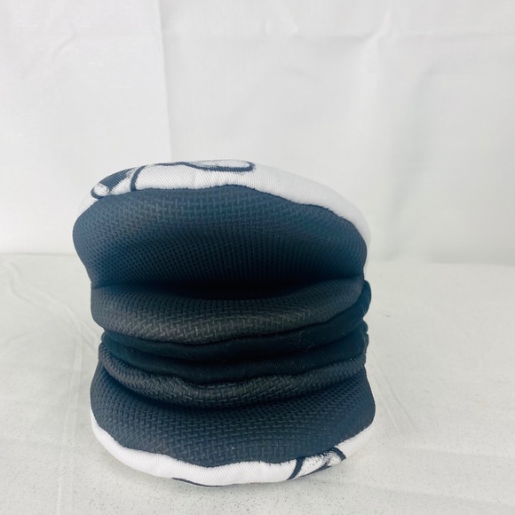 Minnie Mouse 2 Pack Kitchen mitts. - Picture 4 of 5